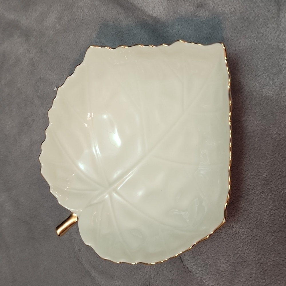 Lenox Leaf Dish Aspen Leaf‎ Collection